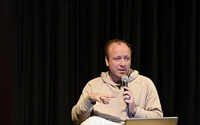 Louis Henderson c Sabrina Richmann